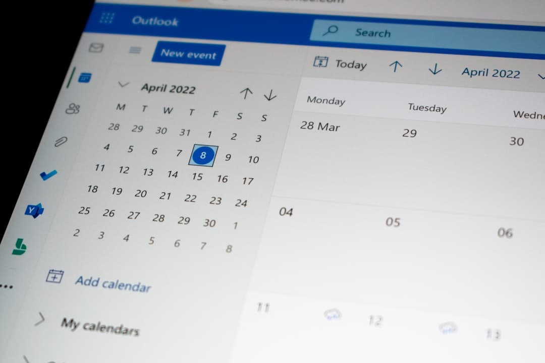 Calendar with a circled deadline for filing a court answer